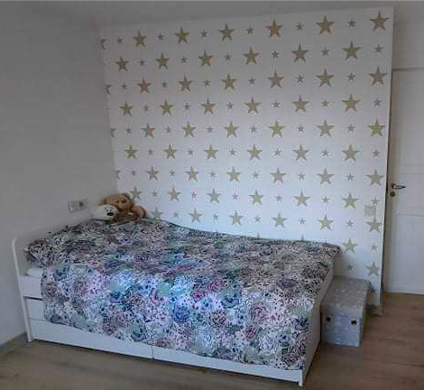 Beige stars: 15 and 7 cm stars wallpaper for children - Dekoori image 4