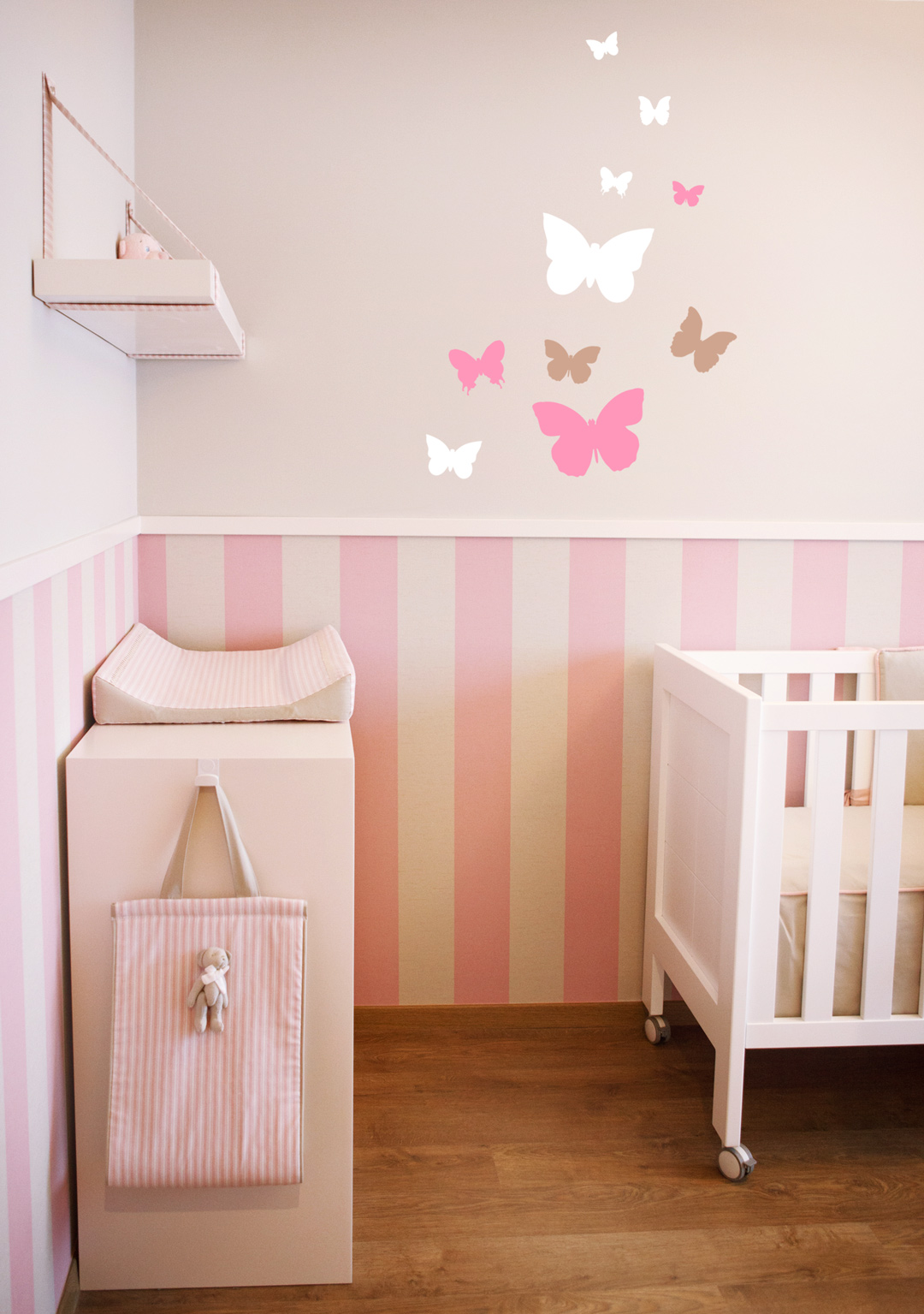 Pink and white vertical striped wallpaper - Dekoori image 2