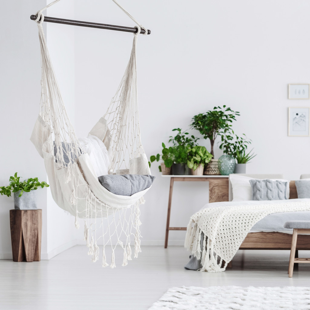 Fashionable rope hammock, BOHO-style macramé swing in natural nude colour - Masz image 2