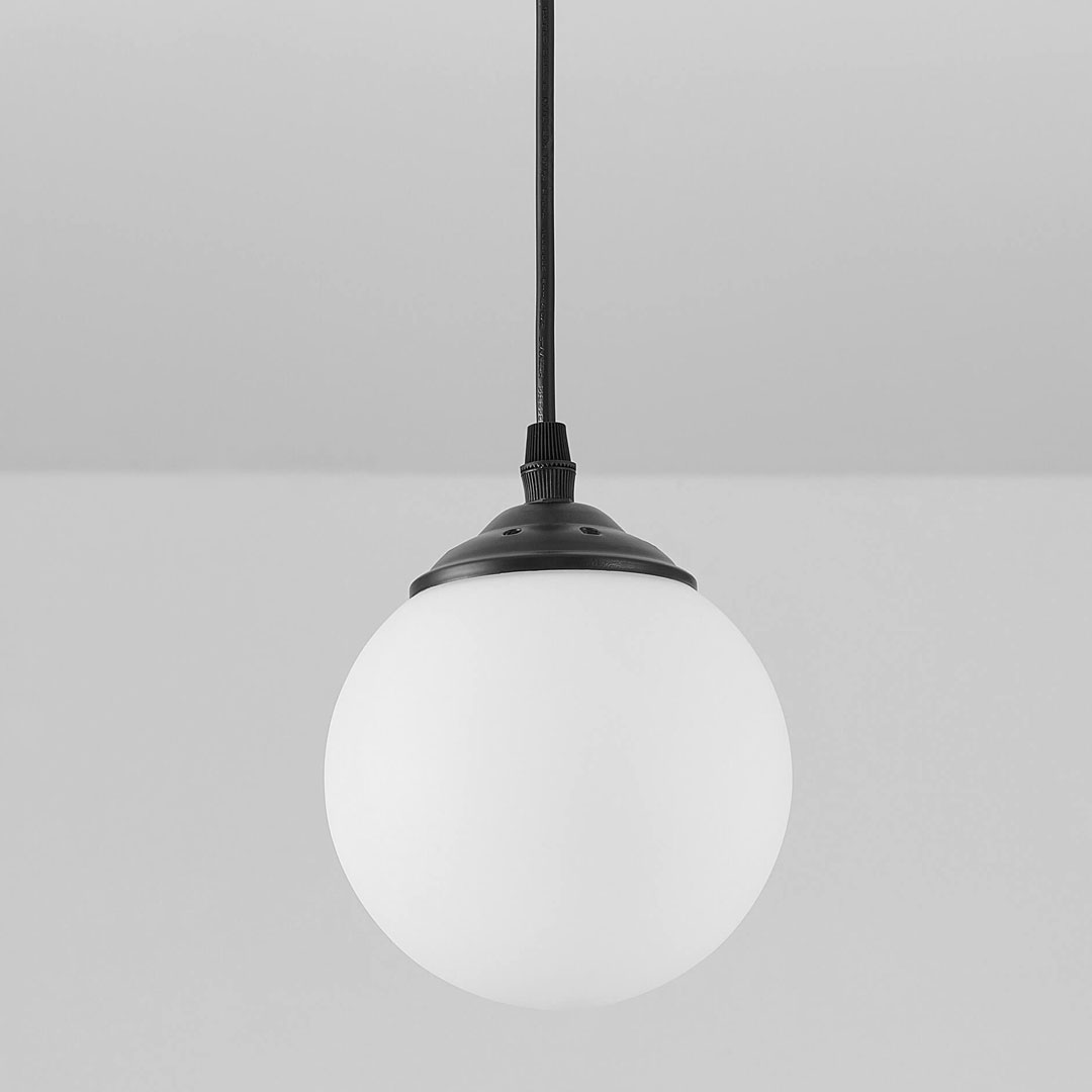 Single black pendant lamp, white sphere, glass ball, spherical shade - FINO W1 - Lampit image 4